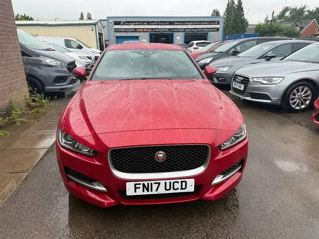 Used Jaguar XE R-Sport 180 HP (132 kW) 2017 Red Sedan
