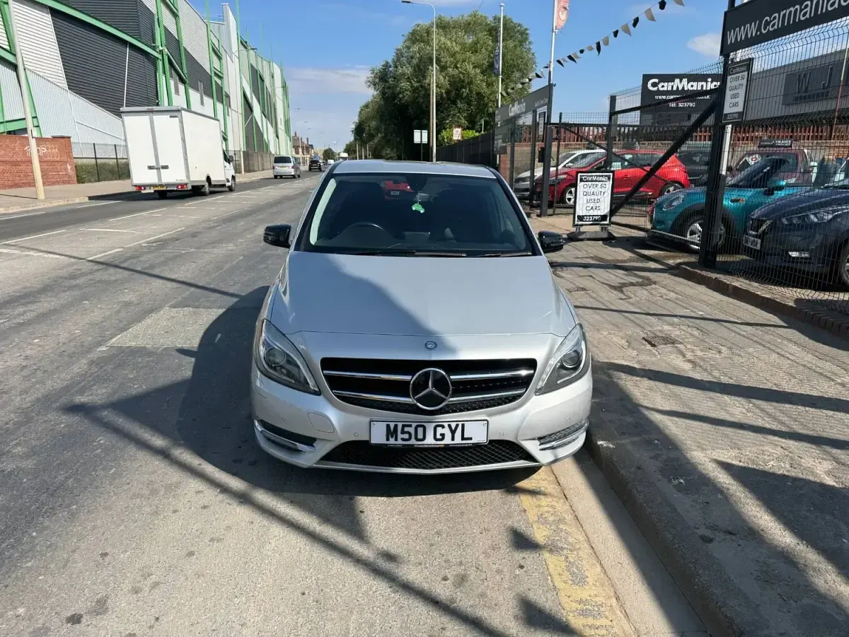 Used Mercedes B200 134 HP (98 kW) 2014 Silver Hatchback