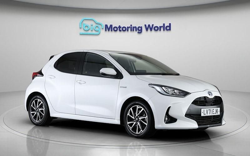 Used Toyota Yaris Hybrid Design 116 HP (85 kW) 2026 Hatchback
