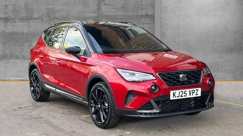 Desire red New 2025 Seat Arona Black Edition SUV | £19,490 (Good price) - Image 1/4