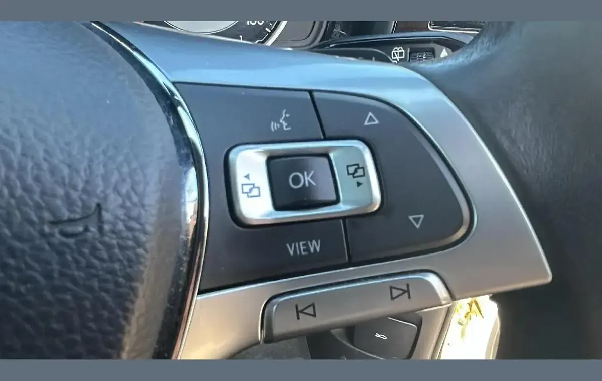 Used VW Touareg R-line 281 HP (206 kW) 2019 White SUV