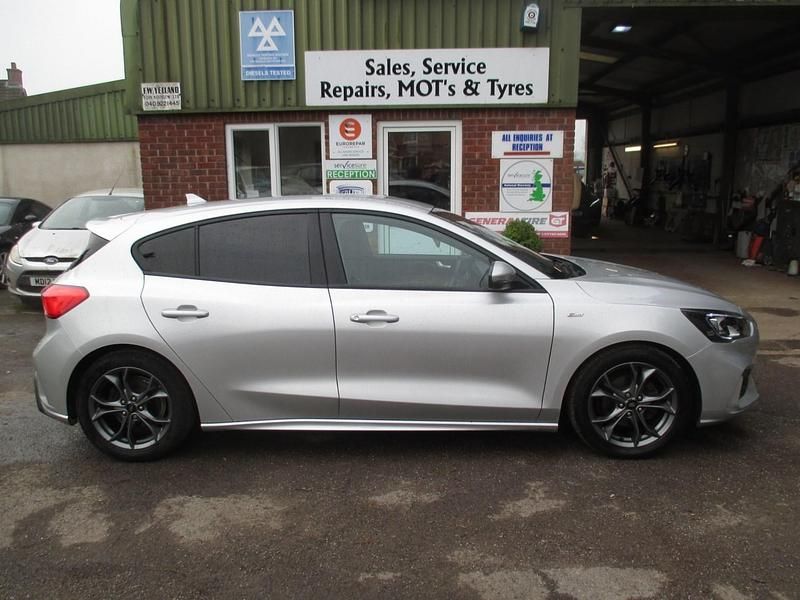 Used Ford Focus ST-Line 2019 Silver Hatchback