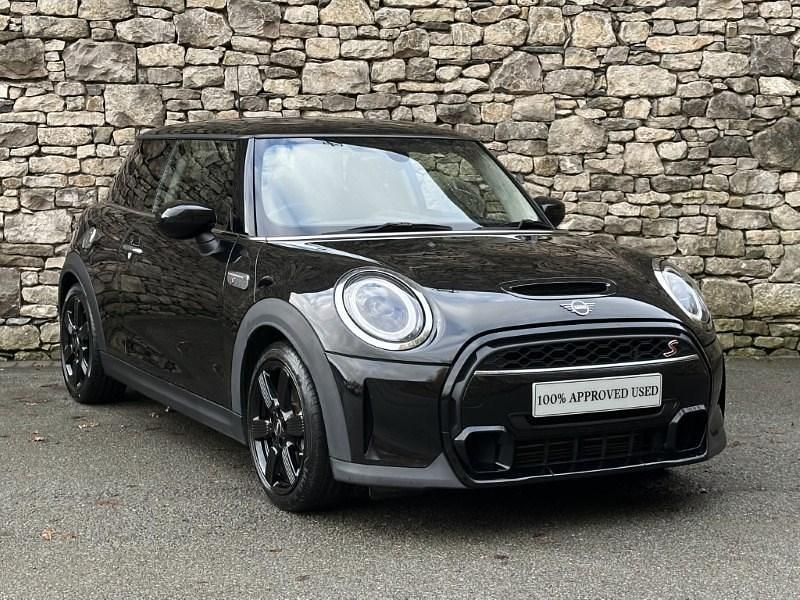 Used Mini Cooper S Classic 176 HP (129 kW) 2022 Black Hatchback