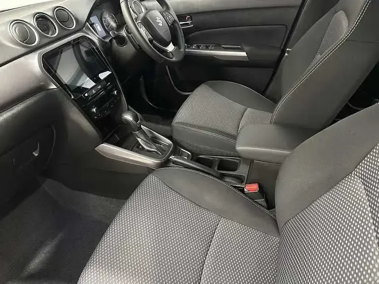 Used Suzuki Vitara 115 HP (84 kW) 2025 Pearl black metallic SUV