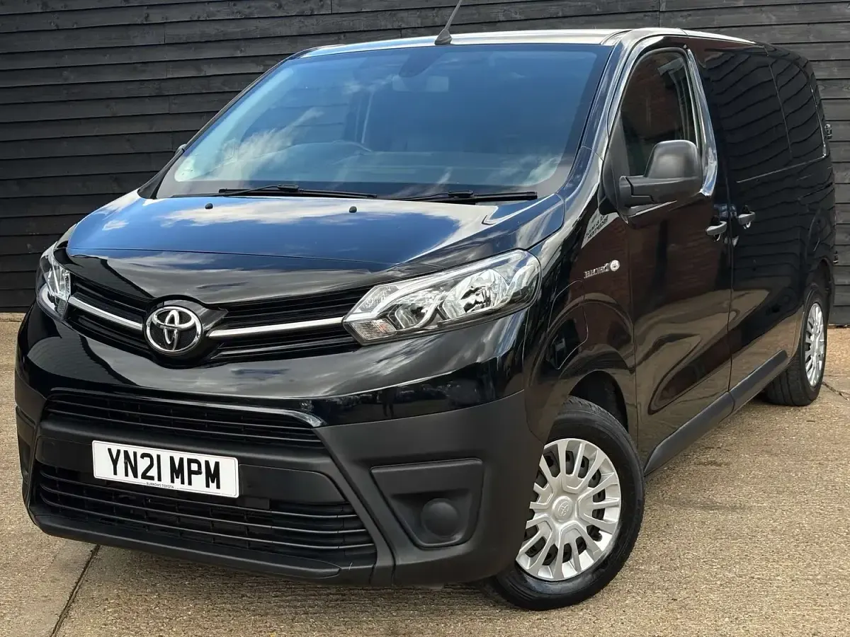 Used Toyota Proace 100 kW (136 HP) 2021 Black MPV
