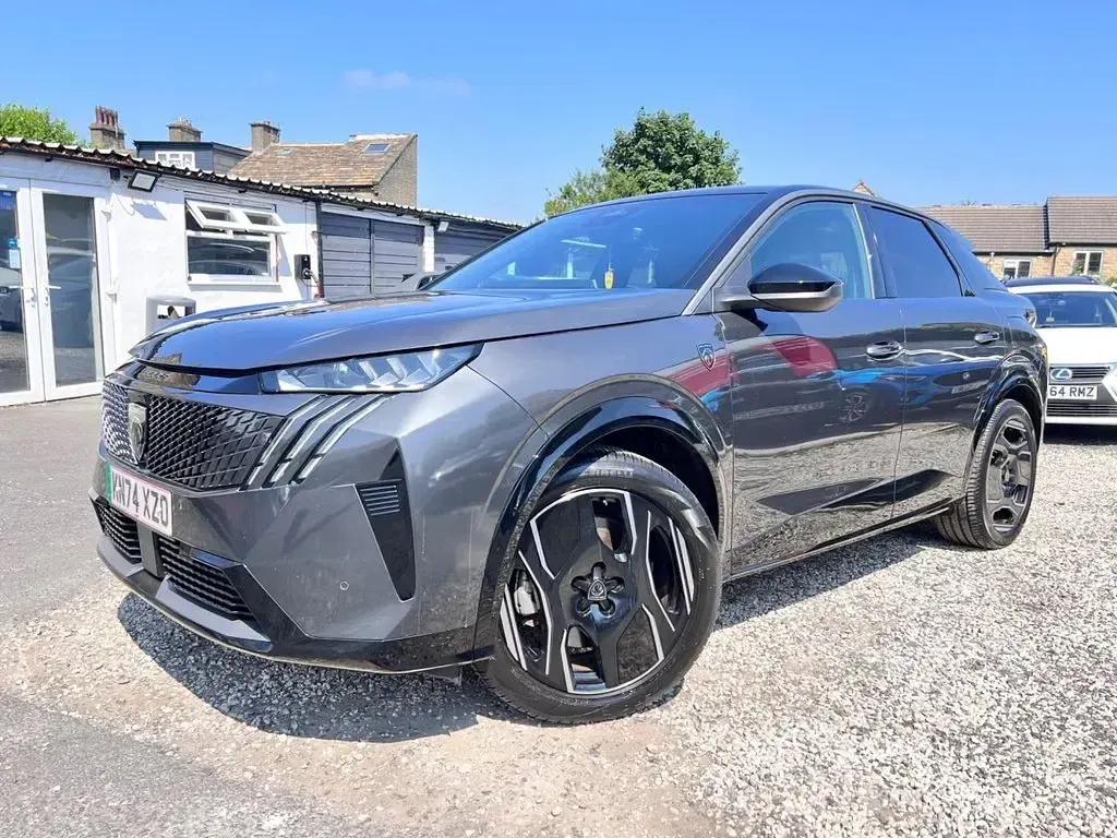 Used Peugeot e-3008 GTi 156 kW (213 HP) 2024 Grey SUV