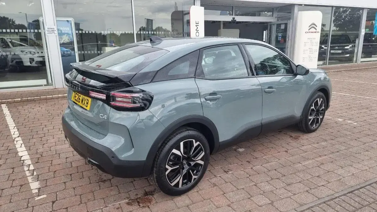 New Citroën C4 PureTech 127 HP (93 kW) 2026 Green SUV