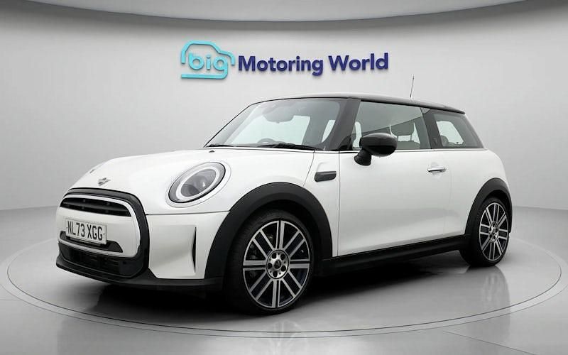 Used Mini Cooper Exclusive 136 HP (100 kW) 2022 White Hatchback