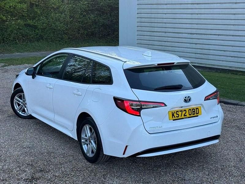 Used Toyota Corolla Sport 122 HP (89 kW) 2023 White Estate