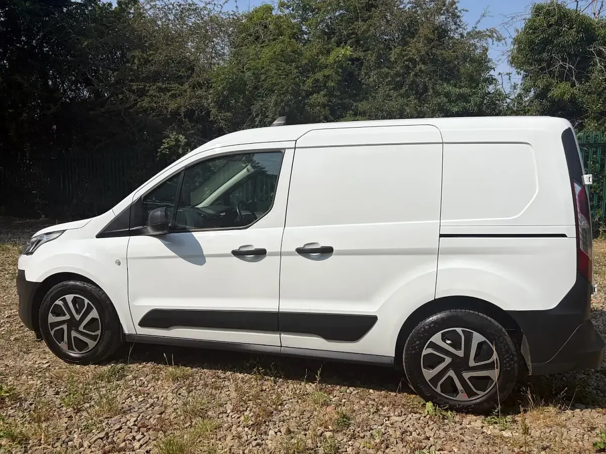 Used Ford Transit 100 HP (73 kW) 2022 Frozen white Van
