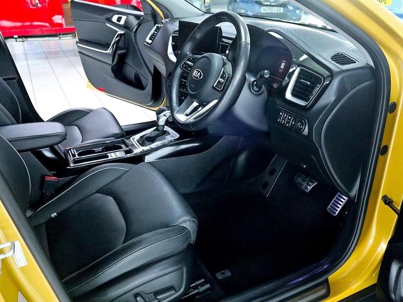 Used Kia XCeed First Edition 139 HP (102 kW) 2020 Yellow SUV