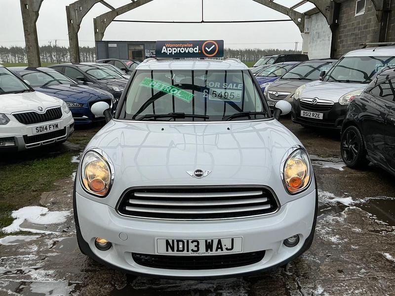 Used Mini Cooper 2013 White Hatchback