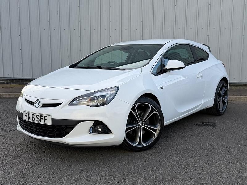 Second-hand Vauxhall Astra GTC Edition 2016 Alb Hatchback