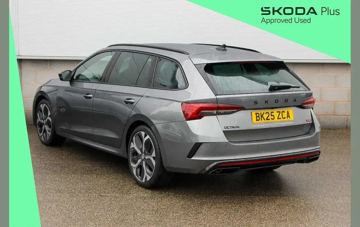 Używany Skoda Octavia vRS 265 KM (194 kW) 2025 Szary Kombi