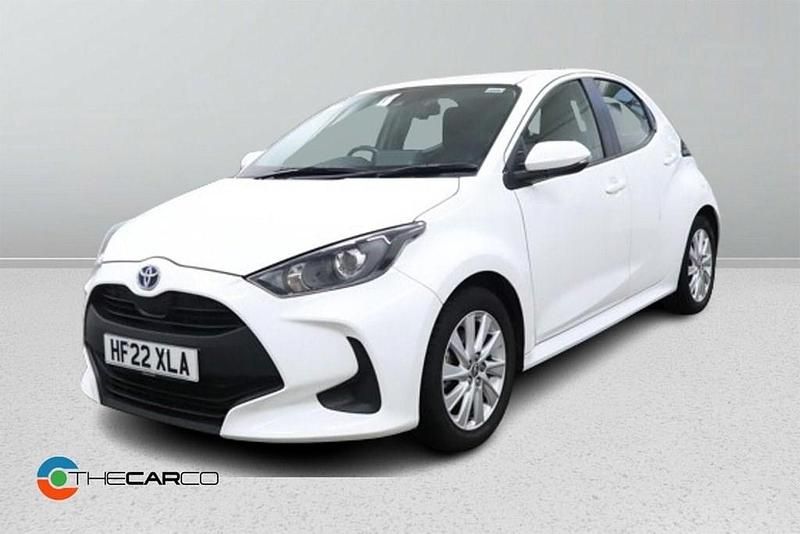Used Toyota Yaris Hybrid 116 HP (85 kW) 2022 White Hatchback