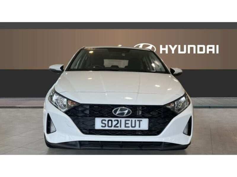 Used Hyundai i20 SE 100 HP (73 kW) 2021 White Hatchback