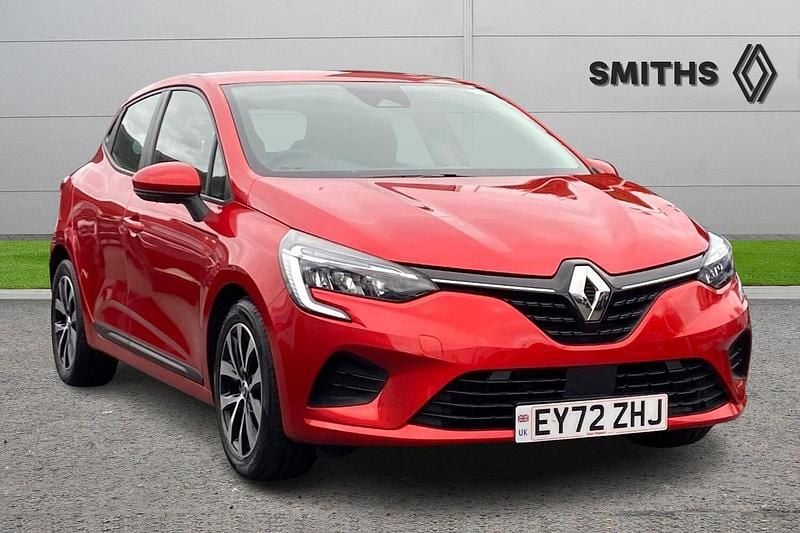 Used Renault Clio V Iconic 140 HP (102 kW) 2022 Flame red  Hatchback