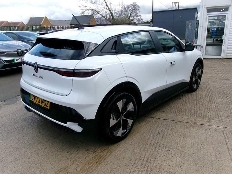 Używany Renault Megane E-Tech Equilibre 60 kW (82 KM) 2024 Hatchback