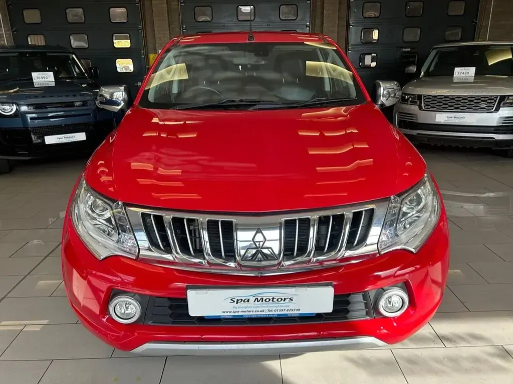 Used Mitsubishi L200 Warrior 2016 Red Pickup