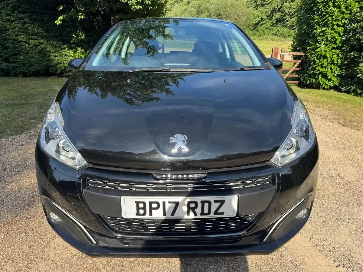 Used Peugeot 208 2017 Black Hatchback