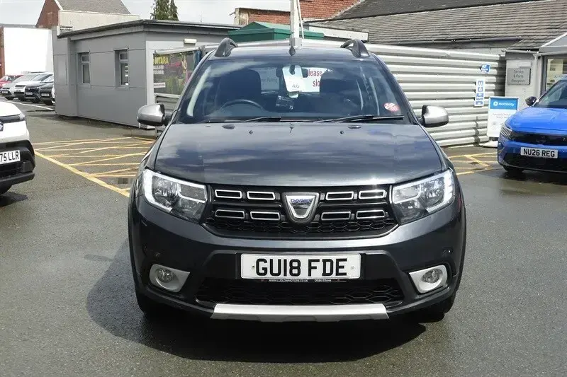 Used Dacia Sandero Lauréate 90 HP (66 kW) 2018 Grey Hatchback