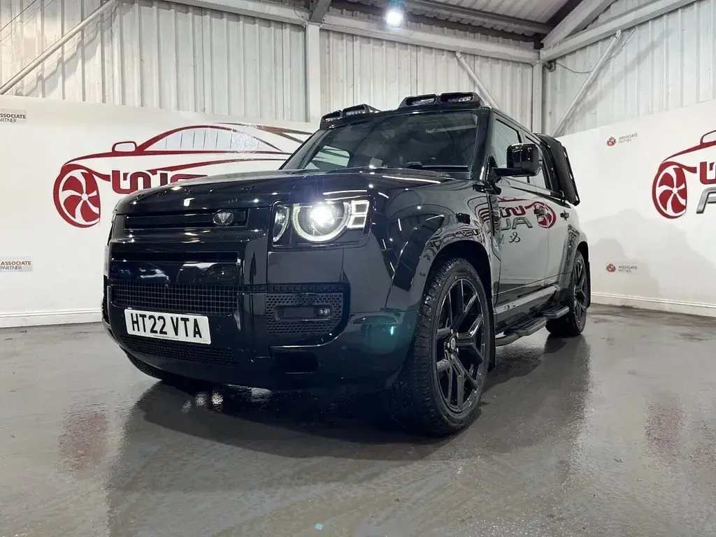 Used Land Rover Defender S 250 HP (183 kW) 2022 Black SUV