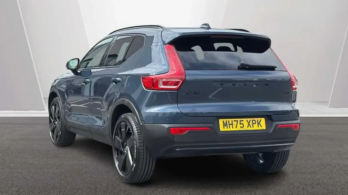 Used Volvo XC40 Plus 161 HP (118 kW) 2026 Blue SUV