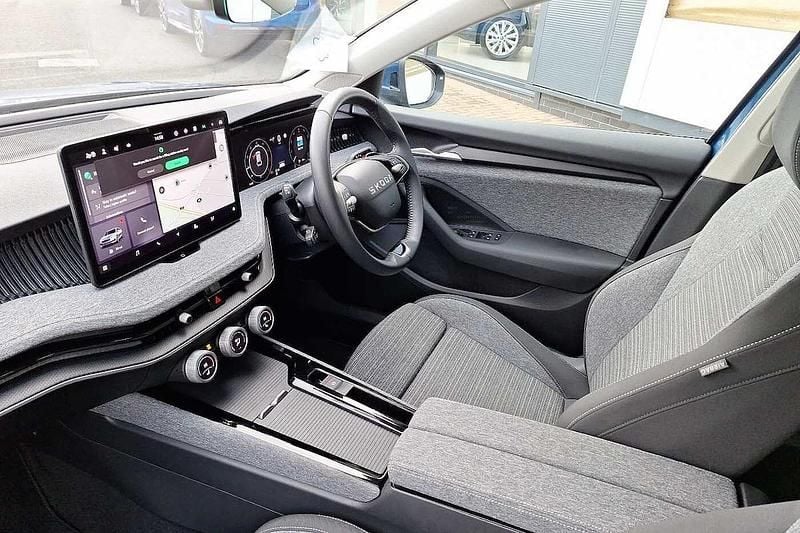 Used Skoda Superb SE Technology 150 HP (110 kW) 2025 Cobalt blue metallic Estate