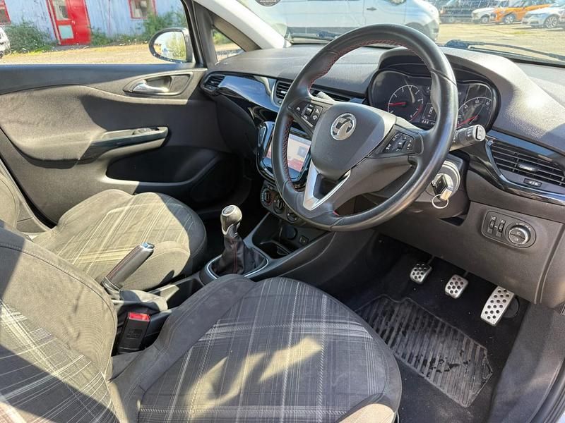 Second-hand Vauxhall Corsa SRi 2015 Argintiu Hatchback