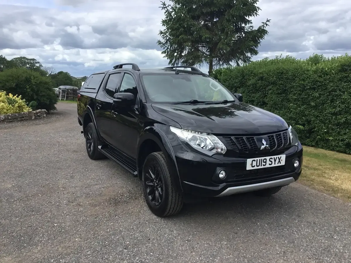 Used Mitsubishi L200 181 HP (133 kW) 2019 Black Pickup