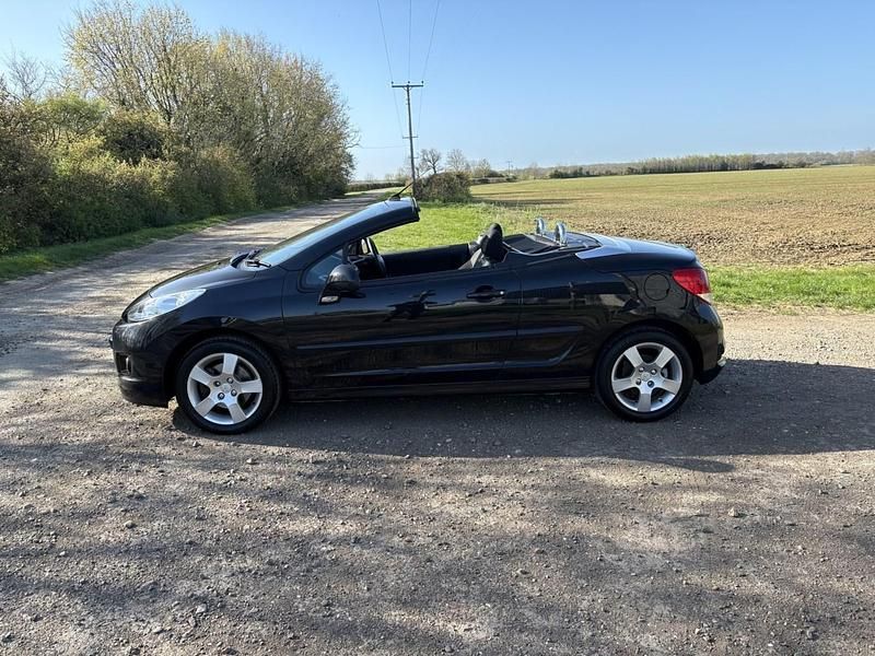Used Peugeot 207 Active 120 HP (88 kW) 2012 Black Cabriolet