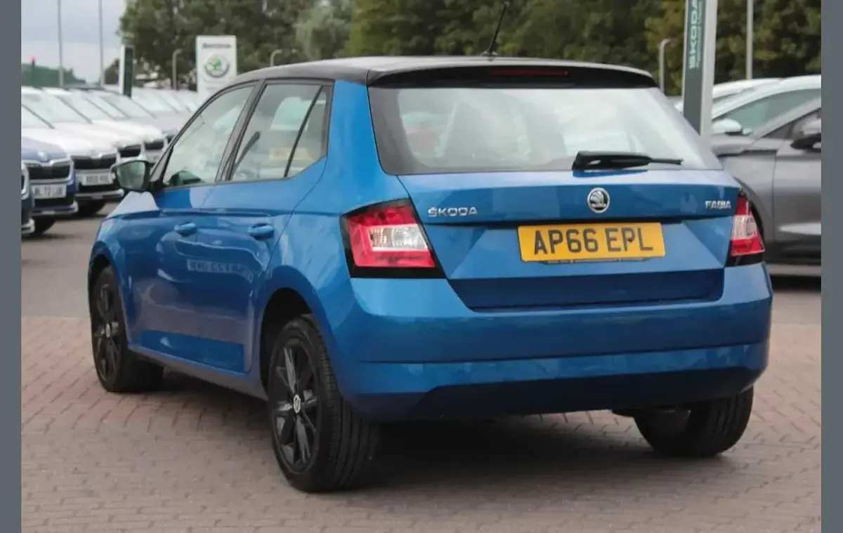 Used Skoda Fabia Colour Edition 88 HP (64 kW) 2016 Blue Hatchback