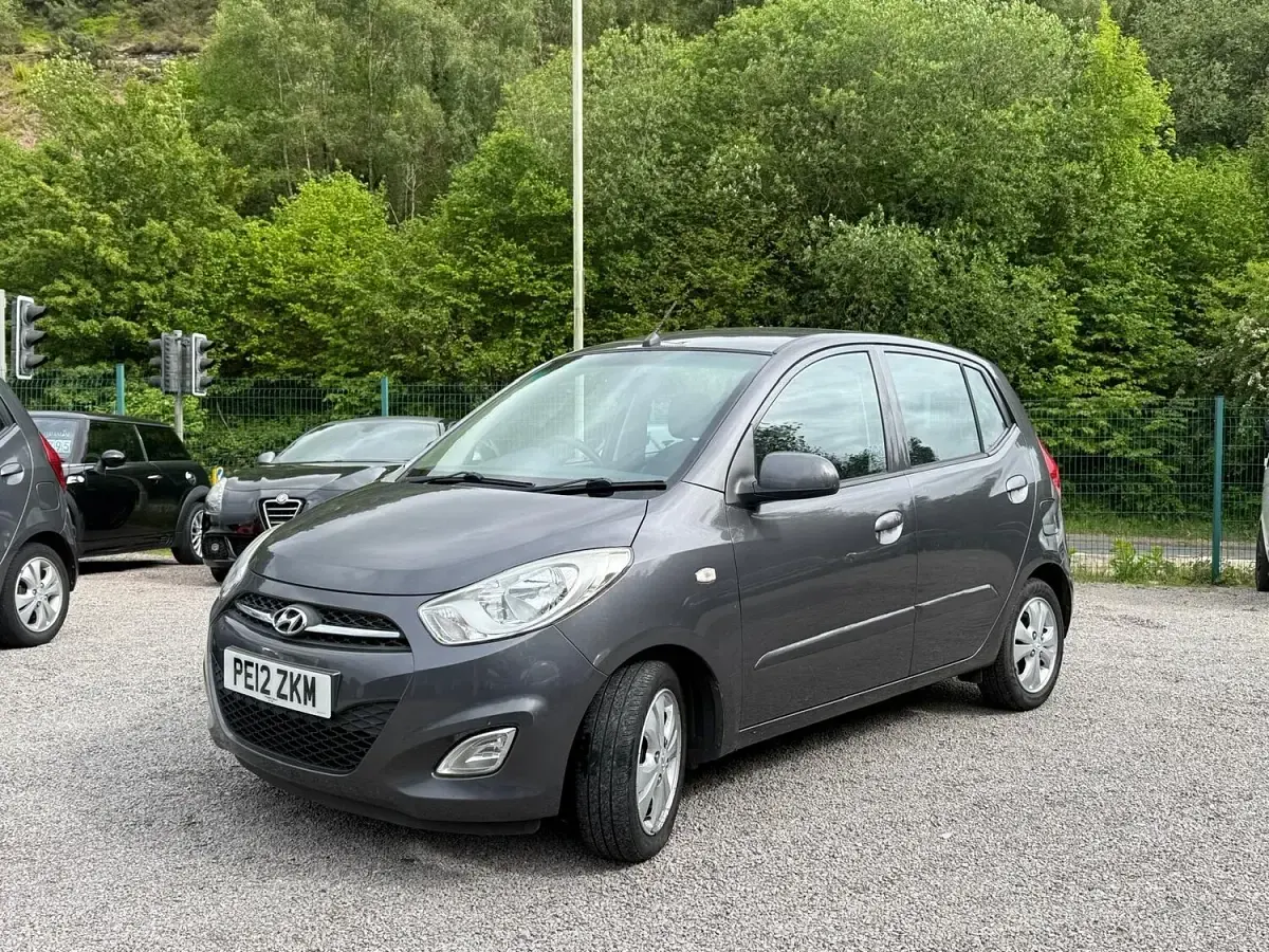 Used Hyundai i10 Active 85 HP (62 kW) 2012 Grey Hatchback
