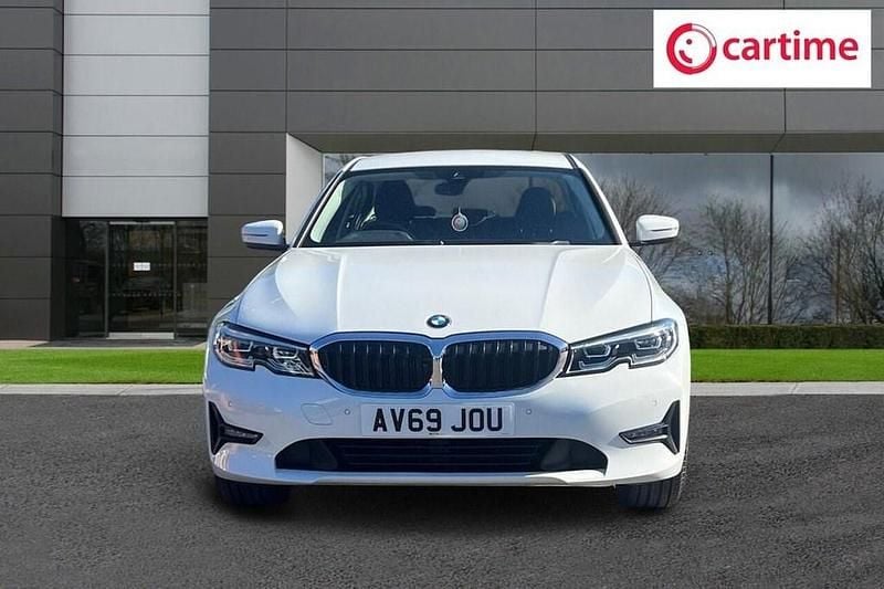 Begagnad BMW 320 Performance 184 HK (135 kW) 2019 Vit Sedan