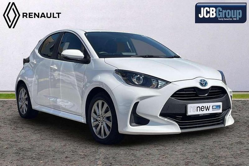 White Used 2023 Toyota Yaris Hybrid Hatchback | £15,795 (Good price) - Image 1/4