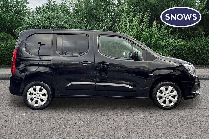 Used Vauxhall Combo S 102 HP (75 kW) 2022 Black MPV