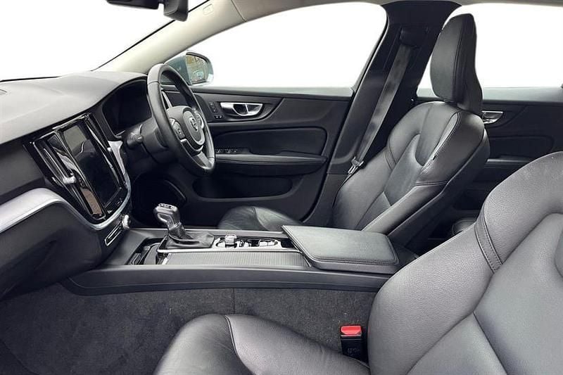 Used Volvo V60 Momentum 190 HP (139 kW) 2020 Grey Estate