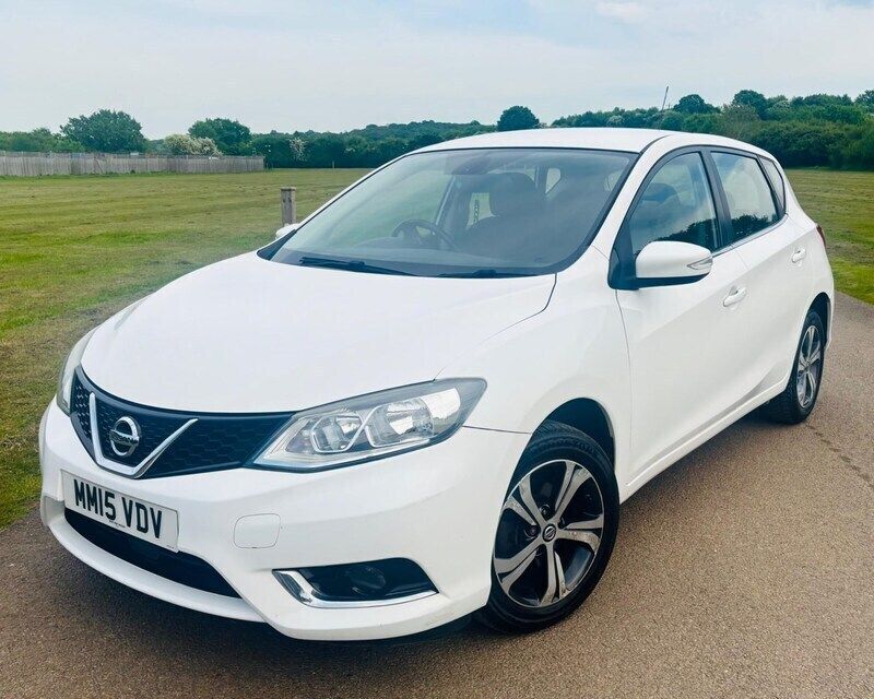 White Used 2015 Nissan Pulsar Acenta Hatchback | £4,000 (Fair price) - Image 1/4