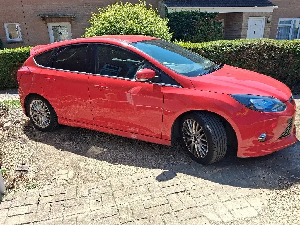 Used Ford Focus Zetec 2014 Red Hatchback