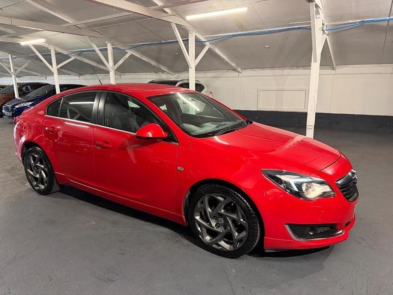 Used Vauxhall Insignia Edition 140 HP (102 kW) 2015 Red Hatchback