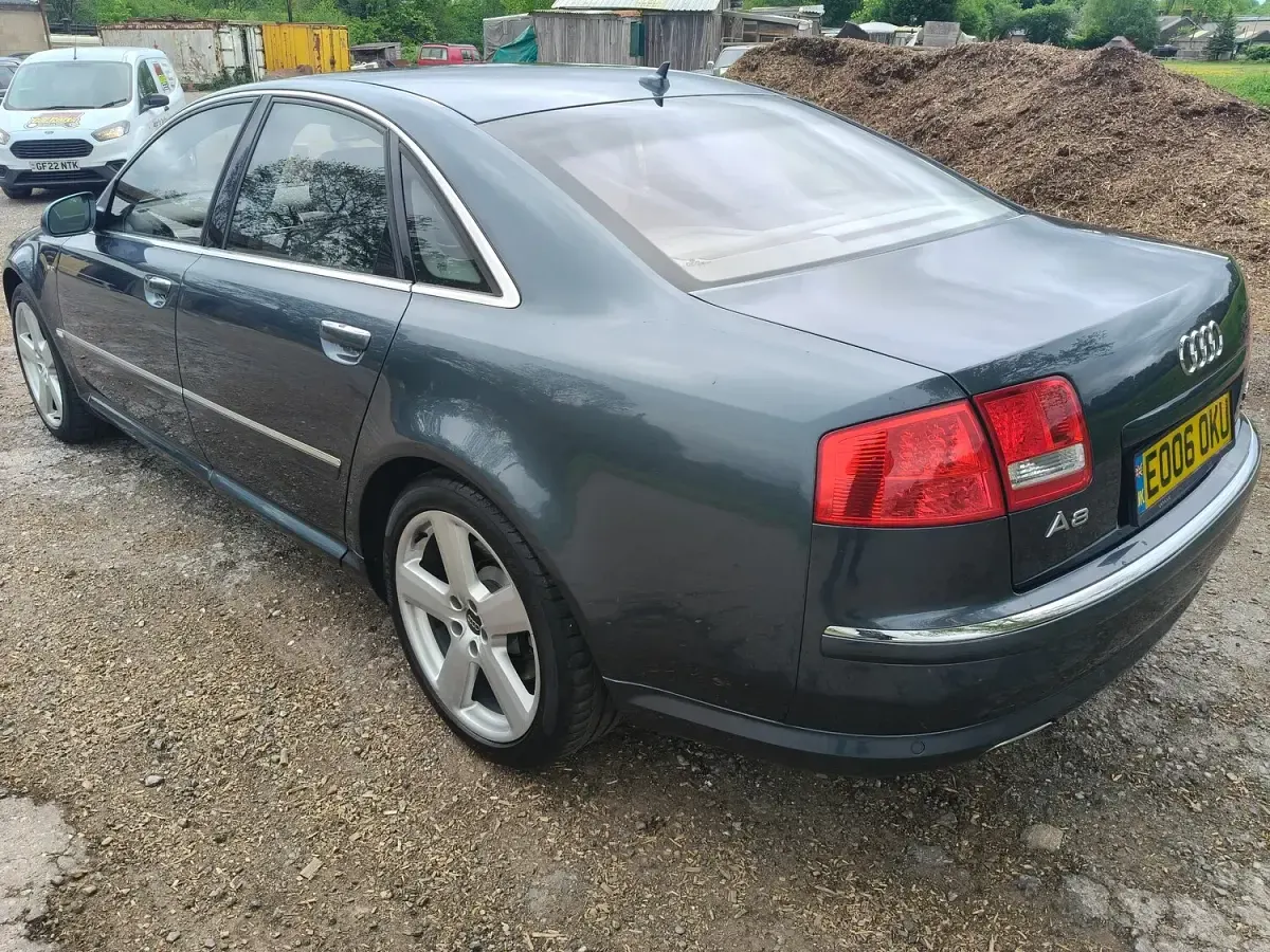 Used Audi A8 Comfort 450 HP (330 kW) 2006 Blue Sedan