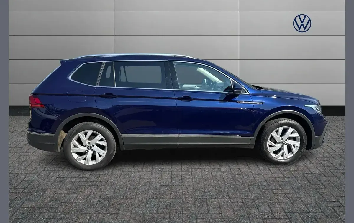 Used VW Tiguan Allspace Life 150 HP (110 kW) 2022 Blue SUV