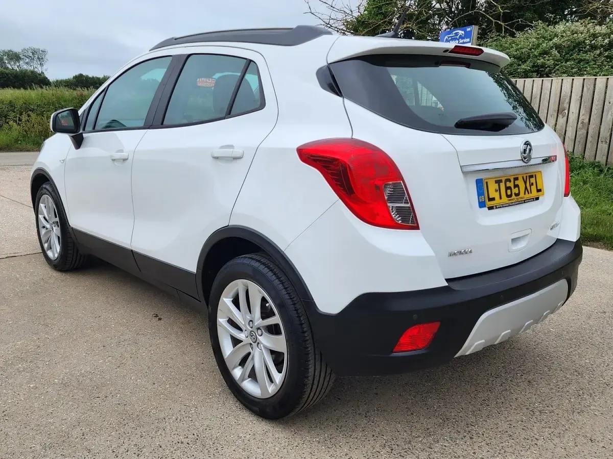 Used Vauxhall Mokka 140 HP (102 kW) 2016 White SUV