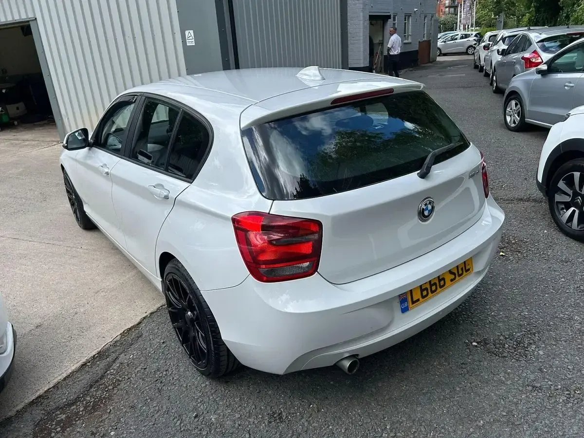 Used BMW 116 Efficient Dynamics 2013 White Hatchback