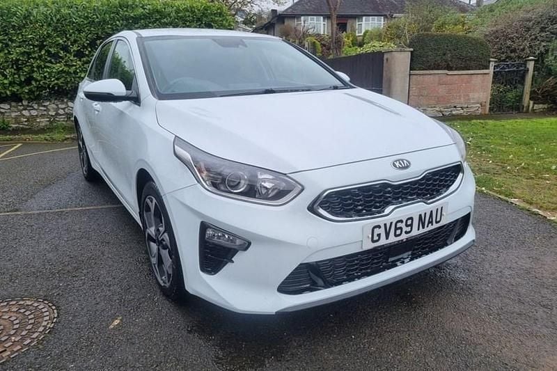 Used Kia Ceed 138 HP (101 kW) 2020 White Hatchback