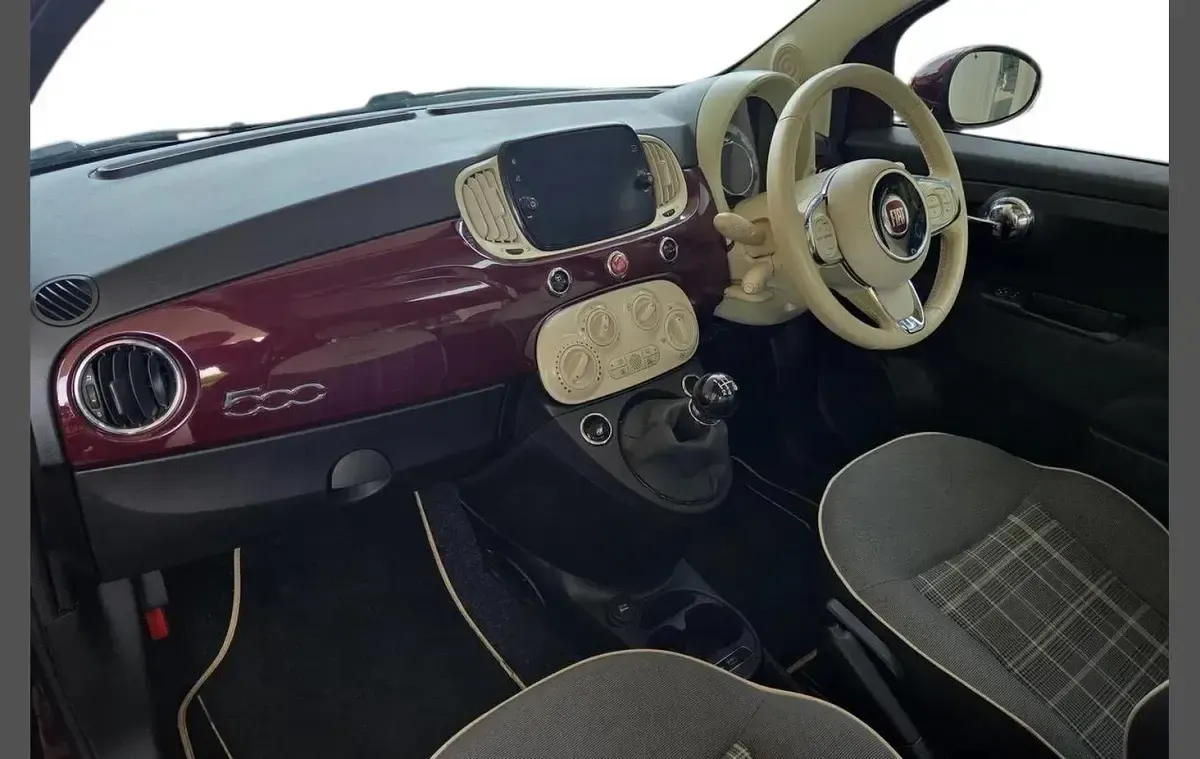 Used Fiat 500 Lounge 69 HP (50 kW) 2019 Red Hatchback