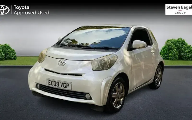 Used Toyota iQ 69 HP (50 kW) 2014 Hatchback