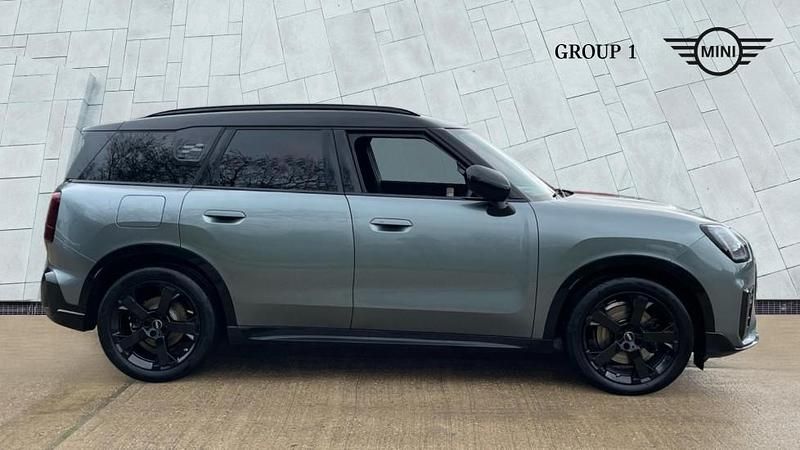 Used Mini Countryman 215 HP (158 kW) 2025 Green SUV
