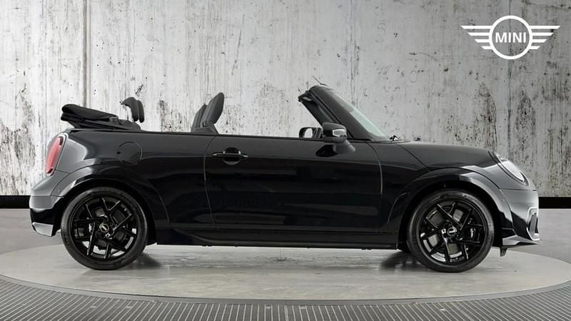 Used Mini Cooper 118 kW (161 HP) 2025 Black Hatchback