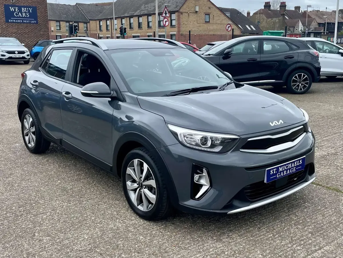 Used Kia Stonic 100 HP (73 kW) 2023 Grey SUV